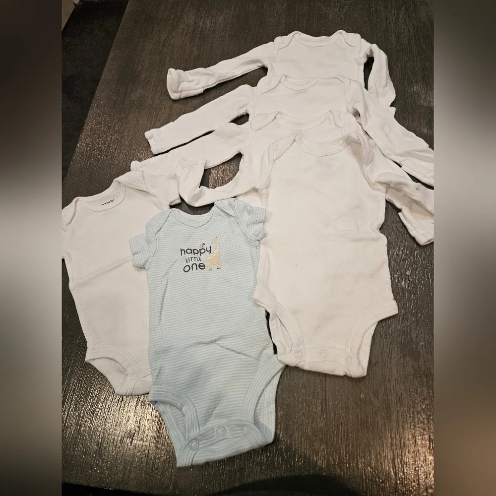 CARTERS ONESIES (6)